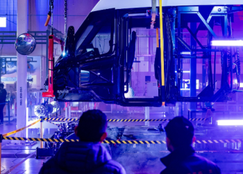 머스크, 테슬라 주식 또 대규모 매도…올해만 네 번째