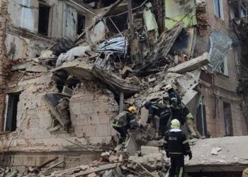 러, 파상적인 미사일 공격 재개..우크라 전역에 60여발(영상)