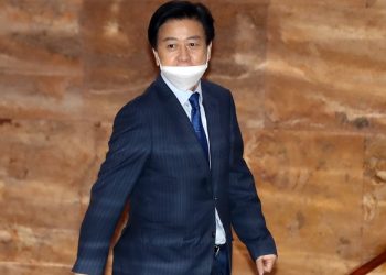 딜레마 빠진 민주당, 노웅래 체포 동의안 처리·박지원 복당 어떻게 하나