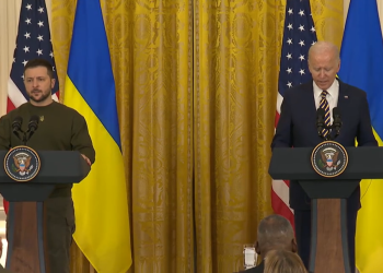 깜짝 방미 젤렌스키에 패트리엇 선물(영상)