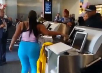 아이 잃어버린 여성 마이애미 공항서 난동(영상)