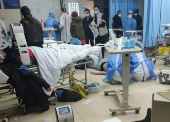 중국 코로나 대폭발, 하루 50만명 감염..중국 당국 첫 인정