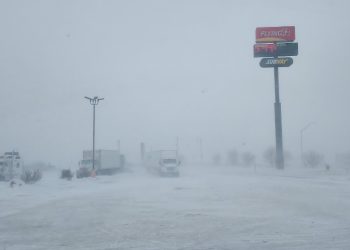 전국 강타 폭탄 사이클론…성탄전야 15명 사망·170만가구 정전