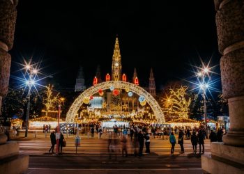 도시 전체가 크리스마스 마을로…올겨울 추천 여행지