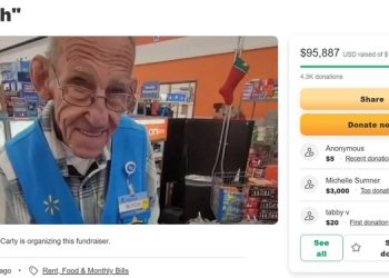 ‘귀여운 할아버지’돕자..월마트 직원 캠페인 화제