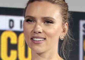 스칼릿 요한슨 “성적 대상화에 길들여져…빠져나올 수 없었다”