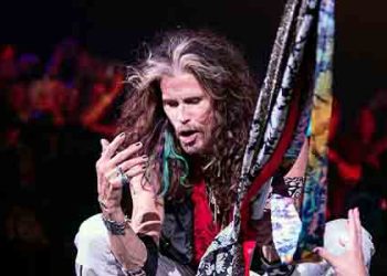 50년전 성폭행으로 고소당한 가수