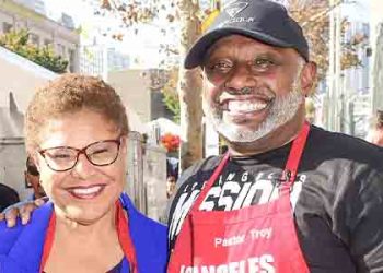 캐런 배스 딸 뺑소니 교통사고 당해