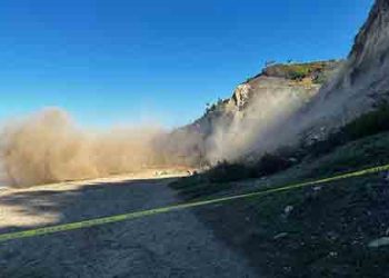 팔로스 버디스 산사태.. 절벽 뜯겨져 나가