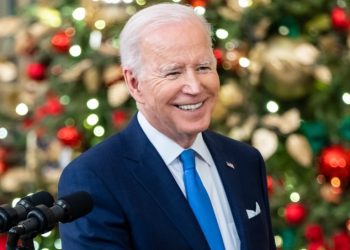 바이든,  “2023년 정말로 낙관적”..새해 일출 후 미사 참석(영상)