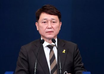 최재성 “이재명, 국민 신뢰경쟁서 윤대통령에게도 져”