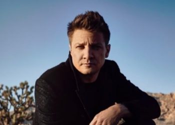 ‘호크아이’ 제레미 레너, 제설 중 사고…’어벤저스’도 폭설엔 속수무책