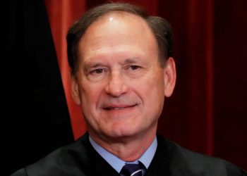 “연방 대법관들 암살 표적됐다..법관들 보호하라”