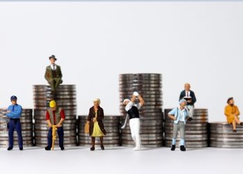 “이직을 막아라”…25년 만에 최대 폭 임금 인상