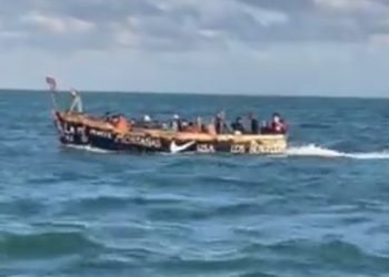 쿠바 난민 대거 플로리다 상륙..연방정부 대책 부실 비판(영상)