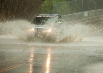 ‘폭탄사이클론’ 최대 8인치 퍼붓는다..폭우비상사태 선포, 홍수대피령