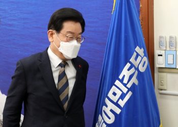 분위기 달라진 친명계..정성호 “이재명, 사법리스크 혼자서 맞서야”