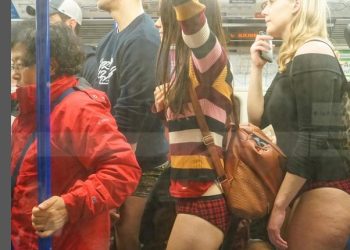 3년 만에 돌아온 ‘바지 벗고 지하철 타기’