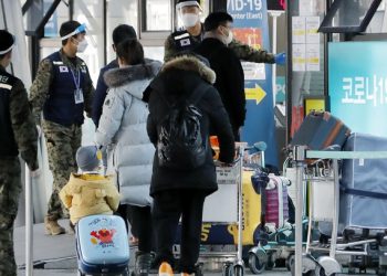 中, 한국인 단기비자 중단…중국인 입국규제에 ‘보복조치’