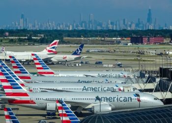 전국 항공운항 마비 초유사태..FAA 전산오류 추정,  2만1000편 지연 대혼란