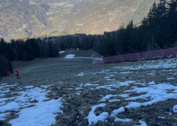 ‘영상 20도’ 유럽 전역 이상 기온…눈 녹은 스키장 줄줄이 폐장