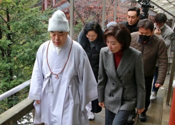 ‘잠행’ 나경원 “‘전대 출마’ 조금 더 고민”