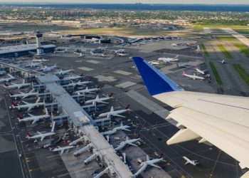 뉴욕JFK서 항공기 2대 충돌 대참사 모면