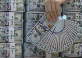 5만달러 이상 해외 송금 사실상 자유화..한국, 외환거래 규제 대폭완화