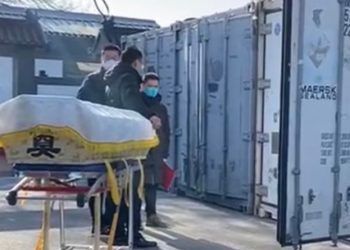 “중국 코로나 봉쇄 포기, 엄청난 비용 감당 안돼서”