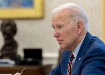 하원 민주당 바이든 재선 힘 싣기…잠룡들에 “도전 말라” 경고까지