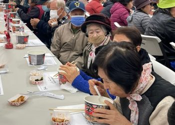 LA 한인회 설날 떡국 잔치 400여명 성황