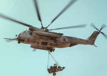 FBI, 캘리포니아 펜들턴 기지 근무 현역 해병대원 체포