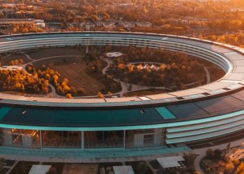 애플, 중국 줄이고 인도 늘리고..아이폰 25% 인도서 생산