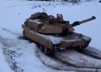 미 에이브럼스, 독 레오파드 전차 우크라행…러 “노골적 도발” 반발(영상)