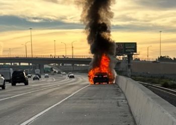 주행 중 한인 소유 기아옵티마 프리웨이 폭발전소