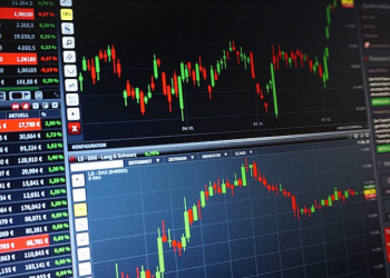 뉴욕증시, 미 경제지표 개선에 상승 …나스닥 0.95%↑
