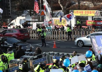 서초동 집결한 이재명 규탄 VS 지지