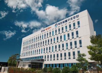 할머니가 엄마 돼…”손녀, 딸로 입양”