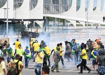 브라질 시위대 대통령궁·의회·대법원 점거