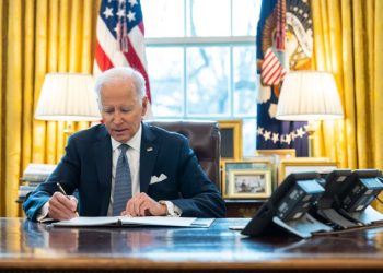 ‘로 대 웨이드’ 50주년…바이든 “여성 선택권 계속 보호”