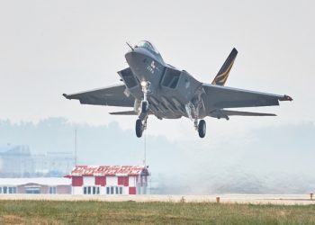 KF-21, 첫 초음속 비행 성공… 4만ft서 마하 1.0 돌파