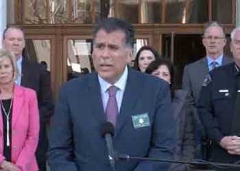 총기난사범 트랜, 직접 만든 소음기 사용