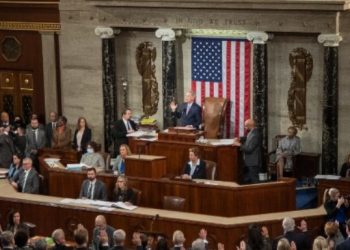 공화, “코로나비상사태 즉시종료, 백신의무접종 폐지해야”