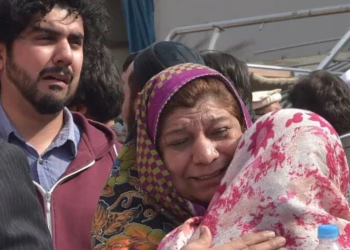 자살폭탄테러 경찰 등 100명 사망”치명적 보안 실수”(영상)