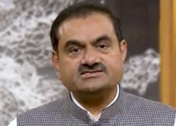 아다니그룹, 힌덴버그 공격에 시총 1000억달러 증발