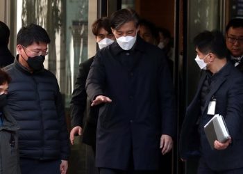 조국, 입시비리 혐의서 ‘완패’…”교수라며 수년 간 범행반복, 죄질 나빠”