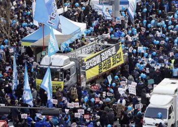 이재명 방탄 장외집회 강행 “제 2 조국 사태 만드나”