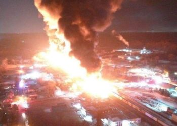 오하이오 열차 수십량 탈선…소방대 현장철수, 2천여명 대피