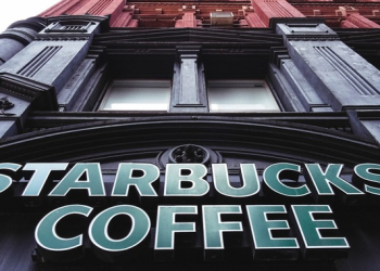 스타벅스 커피 4,444달러 받은 뒤 “실수” 돈은 안돌려줘