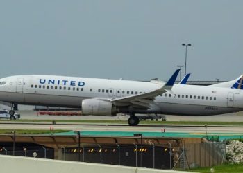 샌디에고발 여객기서 노트북 화재, 회항…4명 부상